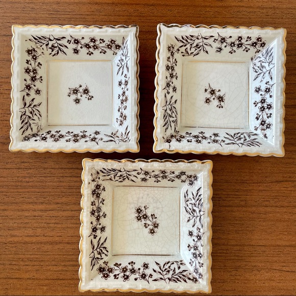 Choice of Square Gold Rimed Ruffled Catch All